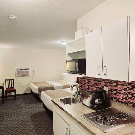 Canadian Motor Inn Grande Prairie Ngoại thất bức ảnh