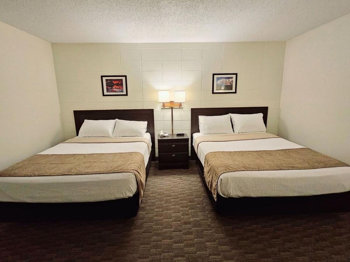 Canadian Motor Inn Grande Prairie Ngoại thất bức ảnh