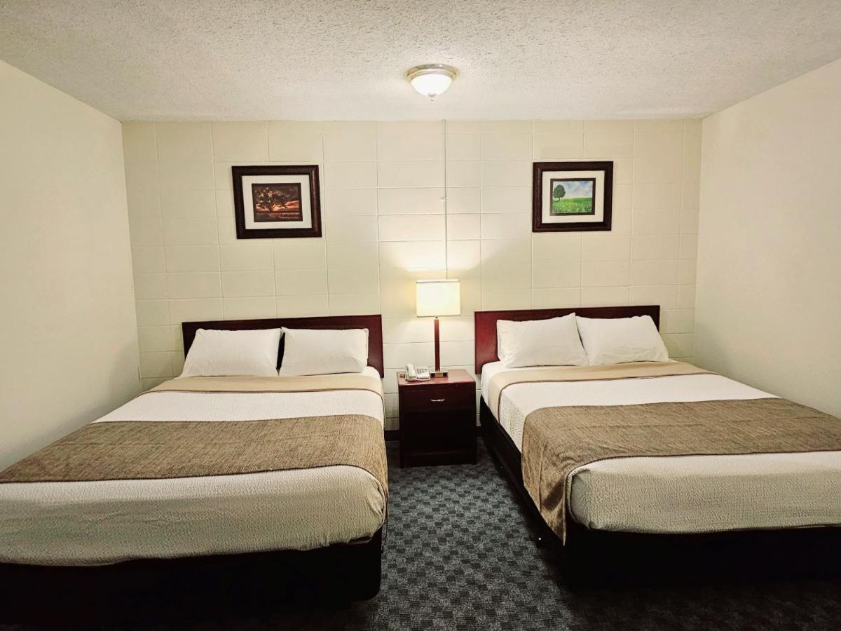 Canadian Motor Inn Grande Prairie Ngoại thất bức ảnh