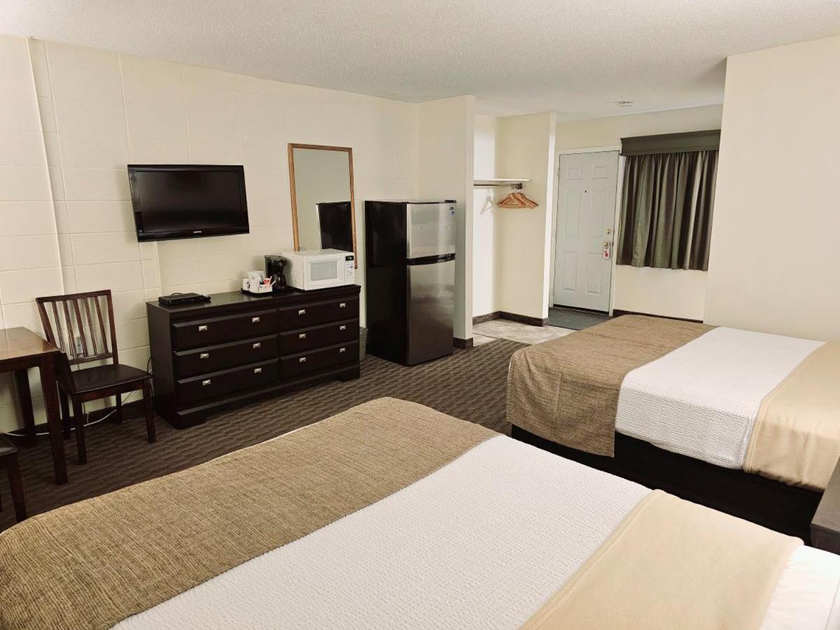 Canadian Motor Inn Grande Prairie Ngoại thất bức ảnh