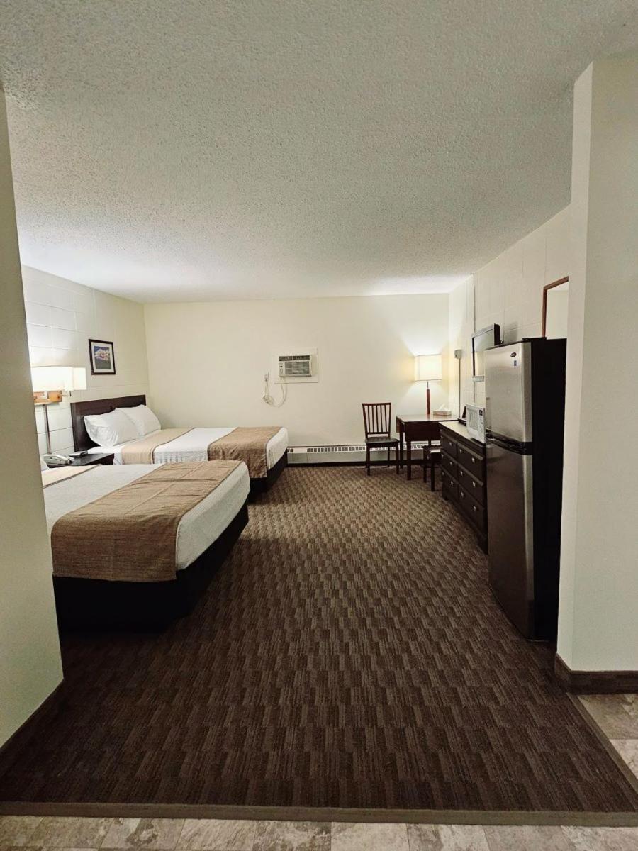 Canadian Motor Inn Grande Prairie Ngoại thất bức ảnh