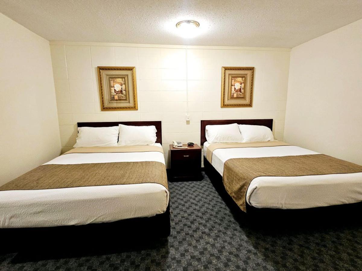 Canadian Motor Inn Grande Prairie Ngoại thất bức ảnh