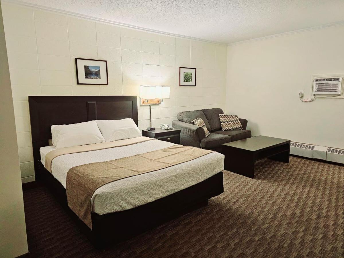 Canadian Motor Inn Grande Prairie Ngoại thất bức ảnh