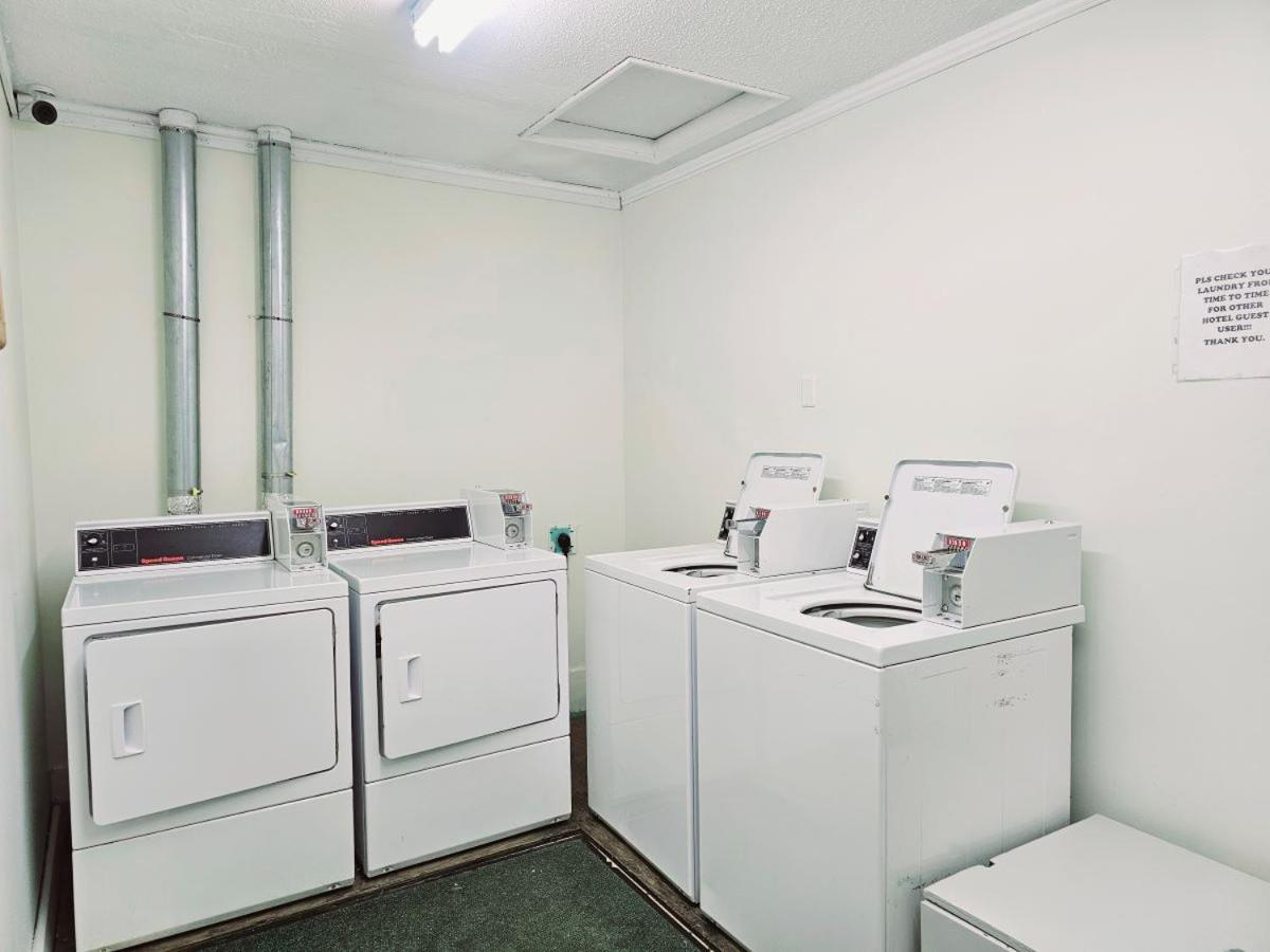 Canadian Motor Inn Grande Prairie Ngoại thất bức ảnh