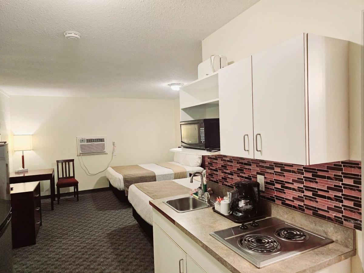 Canadian Motor Inn Grande Prairie Ngoại thất bức ảnh