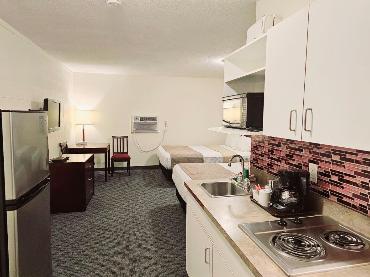 Canadian Motor Inn Grande Prairie Ngoại thất bức ảnh